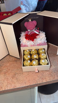 Caja de Regalo Premium con Luz LED, Rosas y Chocolates